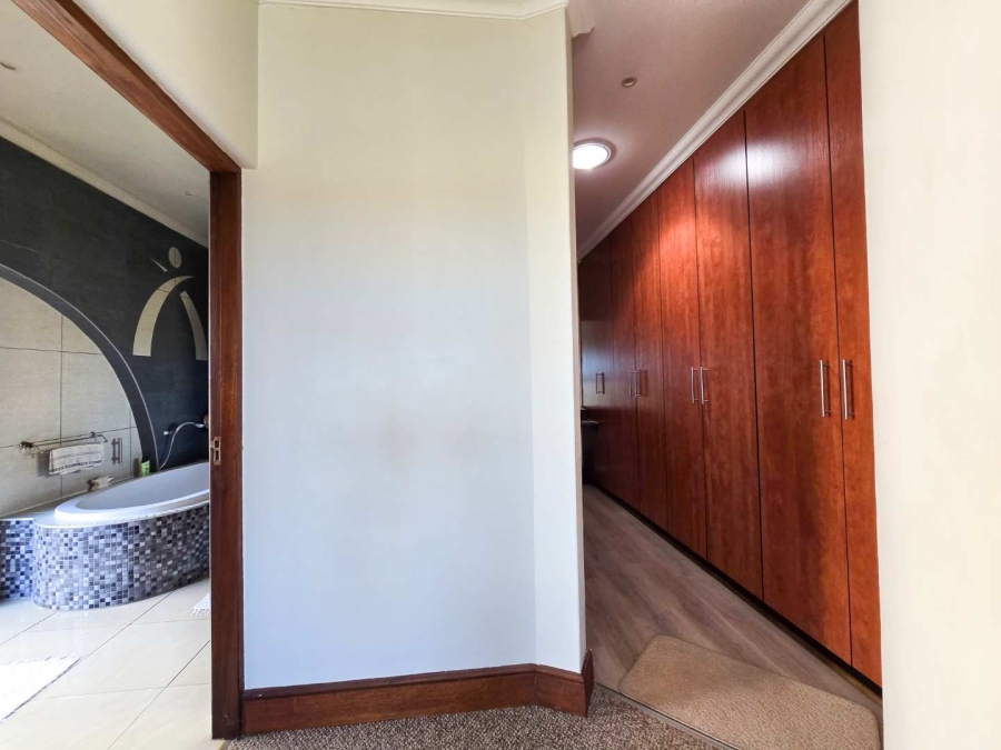 4 Bedroom Property for Sale in Stilbaai Wes Western Cape